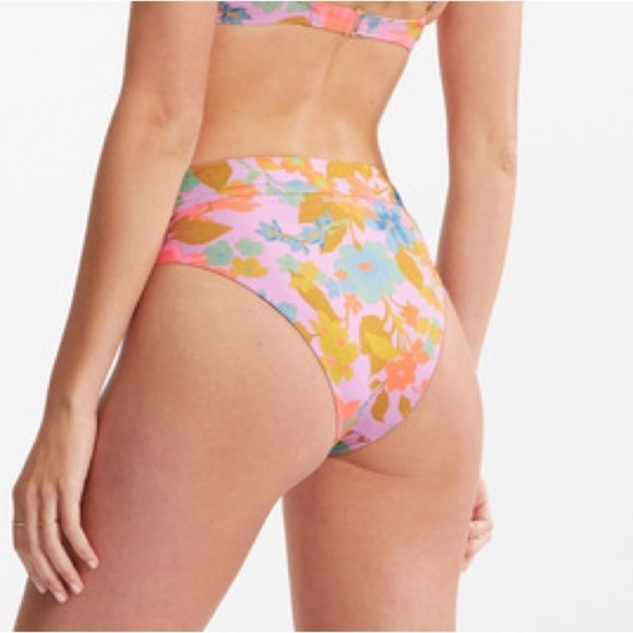 ☀️BILLABONG☀️ PICK ME UP PLUNGE MUL
PICK ME UP MAUI RIDE BIKINI SET - Picture 15 of 15